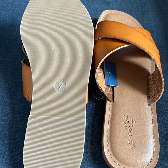 Universal Thread Sandals Slippers Flat Vegan Leather Brown Size 7 Brand New - Picture 3 of 5